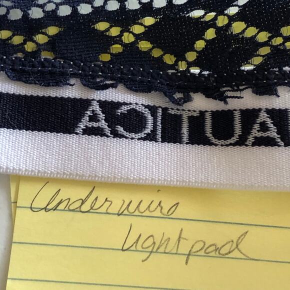 Nautica Bra Navy Lace Underwire Light Pad 36C Adjustable Straps - Picture 5 of 5